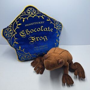 Harry Potter Honeydukes Chocolate Frog Plush Pillow Set Universal Studios Noble